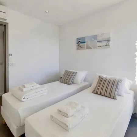 Casa-gaou-benat : En Bord De Avec Vues Villa